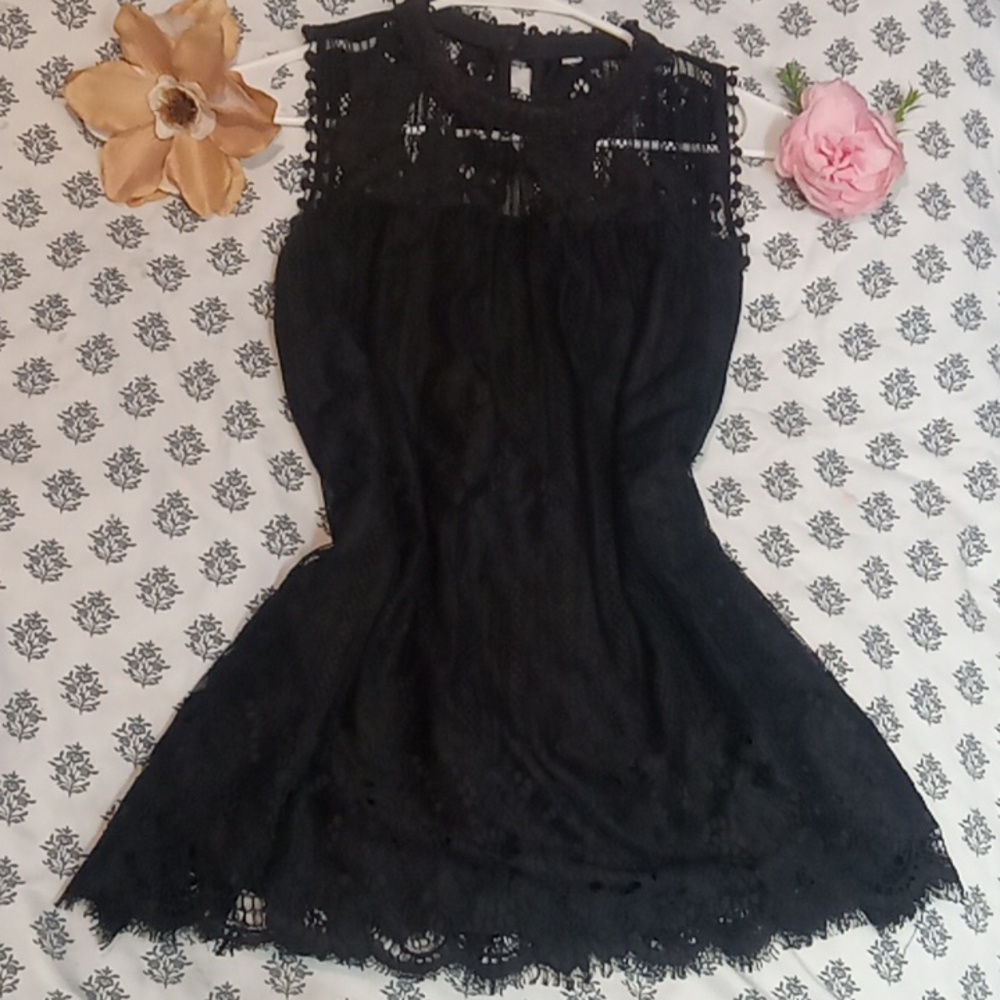 Pretty Black Lace  Top - Picture 12 of 16